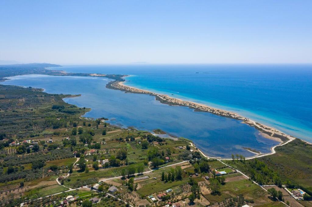 Ey House Villa Halikounas Bagian luar foto